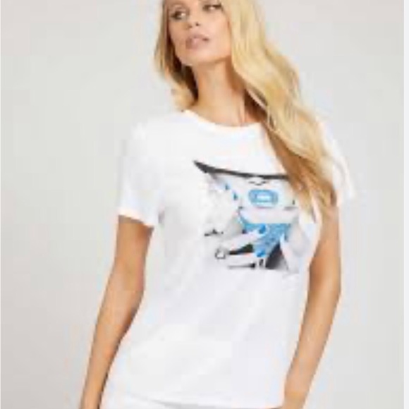 ❤️❤️ GUESS Studded Martini Glass Tee Shirt NWT Size Medium Glass, Earrings, Ring - Picture 1 of 11